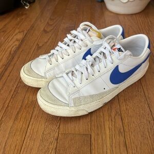 Nike White and Blue Low-Top Sneakers